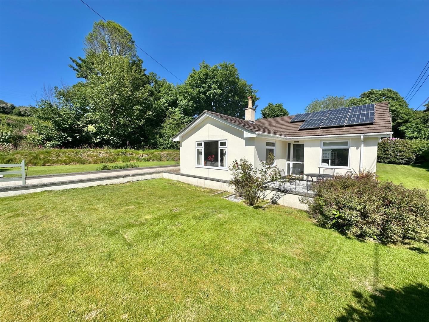 3 bed property in Trehaddle, Truro